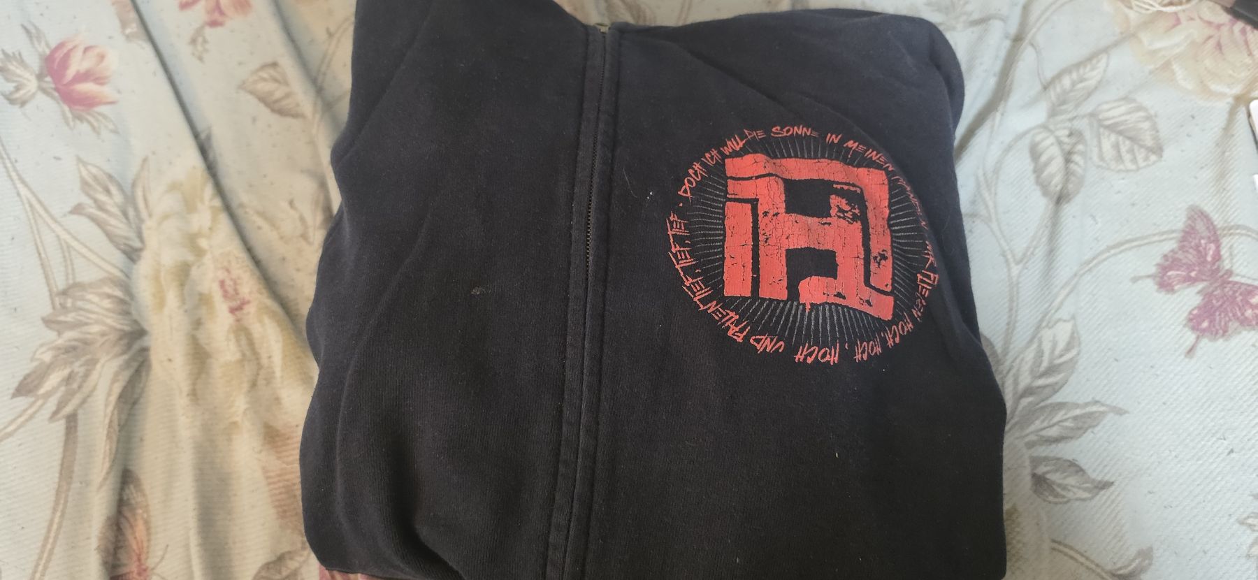 Lotti di vestiti: 3x Hoody 2x Shirts / Hämatom / Gr.XL – Nuovo (secondo la descrizione) da Zürich venduto da Daniela51 7