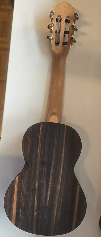 Strumenti musicali: Guitarelélé – Usato da Fully venduto da Arsaweb 3