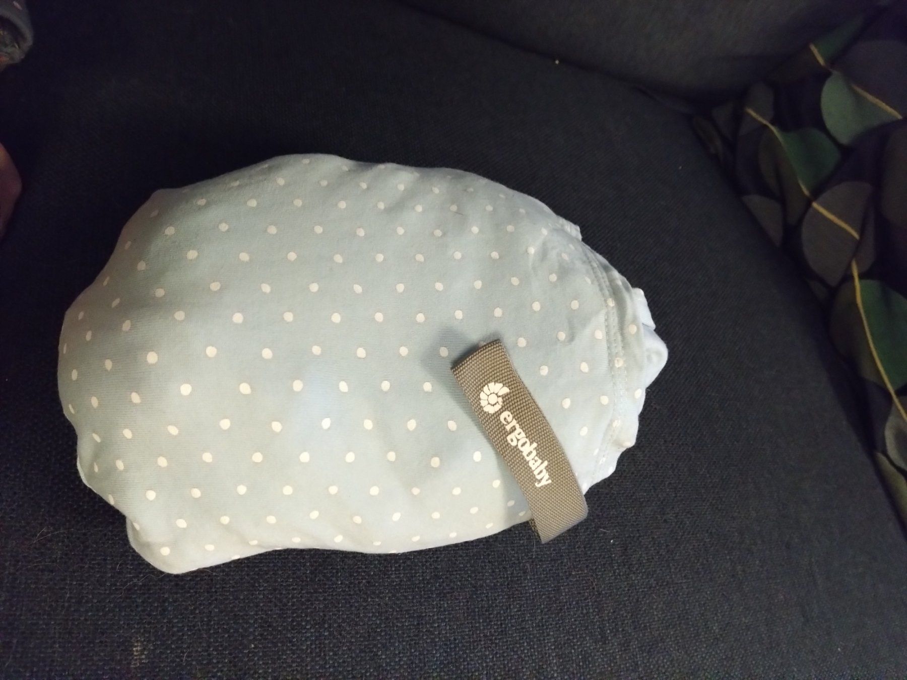 Ergo Baby Porte-bébés ventraux & dorsaux: Ergobaby Tragetuch – D'occasion à Ostermundigen par Krimskrams8