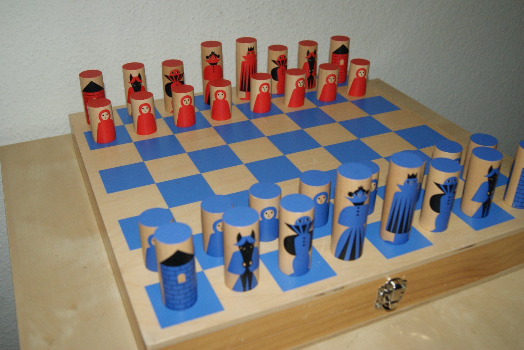 Jeux: Schachbrett-Box mit Staunton Figuren - PLUS – D'occasion à Zürich par Widi1 7