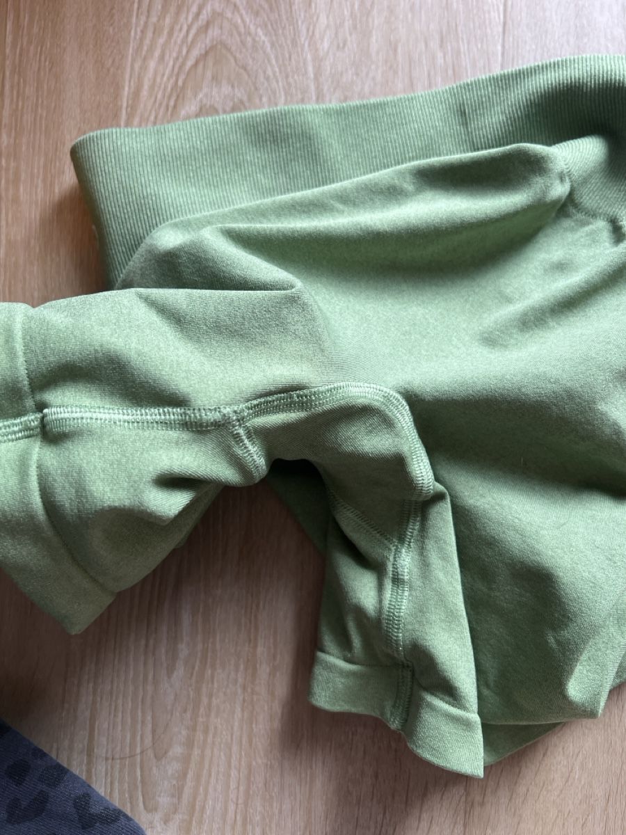 Teveo Leggings: Teveo Shorts – Usato da Bülach venduto da joowaaa 3
