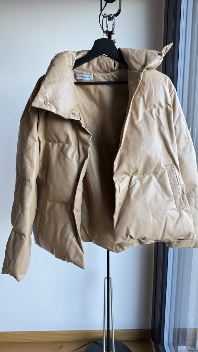 Giacche: Stylish Faux Leather Puffer Jacket – Usato da St-Gingolph venduto da Ynatka