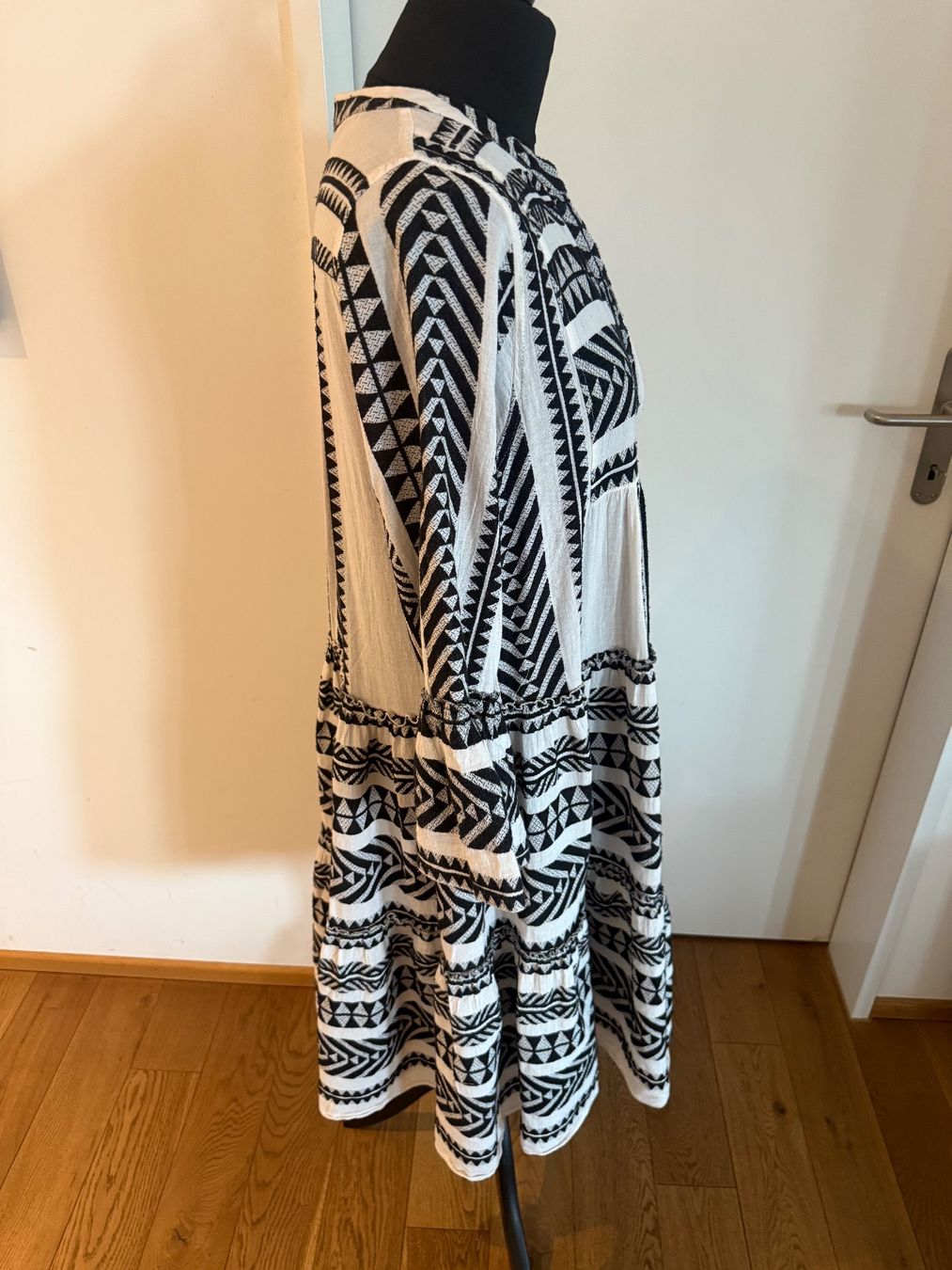 Vestiti: Orig. Dévotion Kleid schwarz weiss S/M – Usato da Wallisellen venduto da Aboutfashion 1