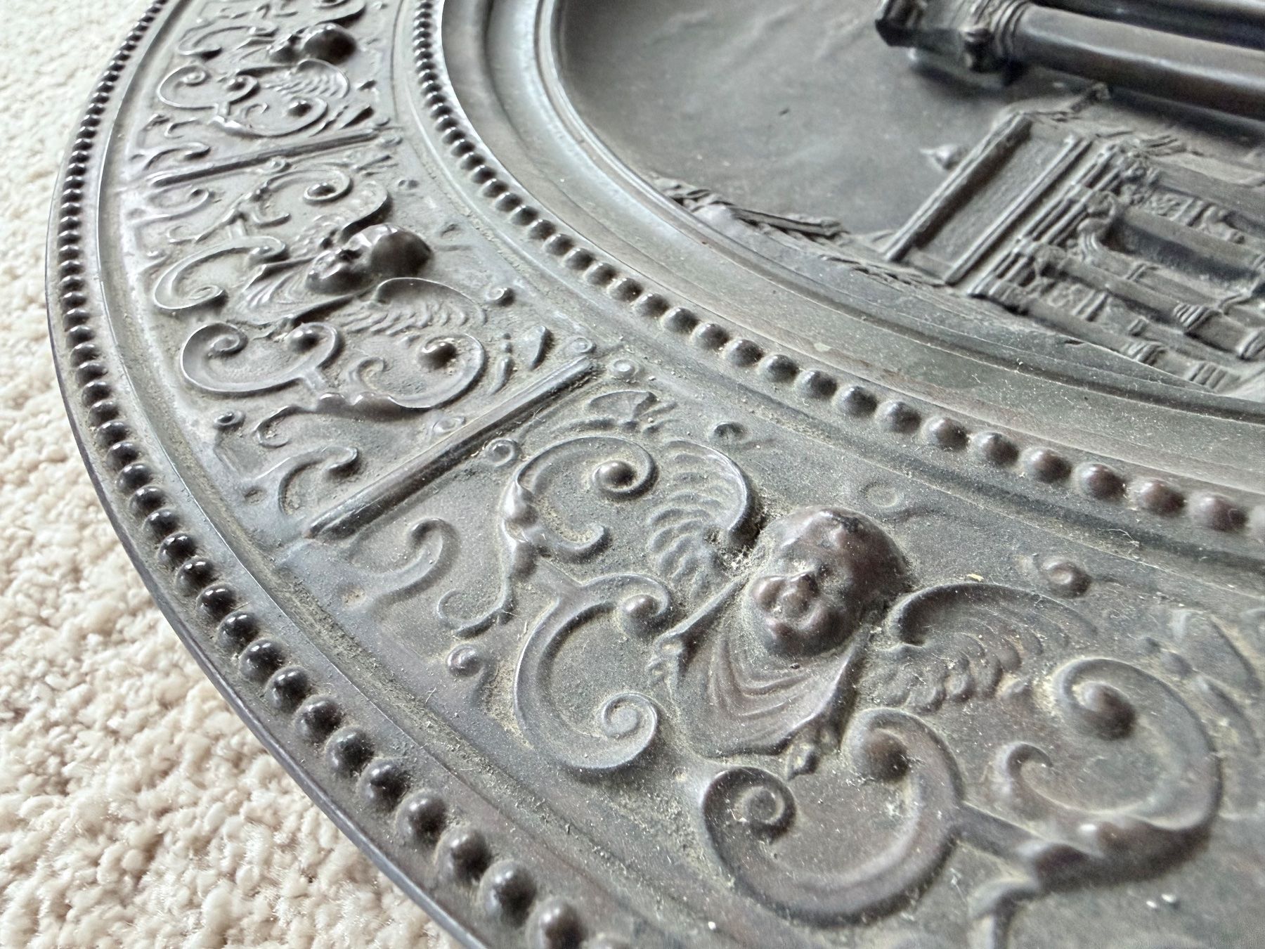 Tutte le decorazioni: Wandteller Forum Romanum, Material vermutlich Messing, 44cm – Usato da Meggen venduto da maxdietrich 2
