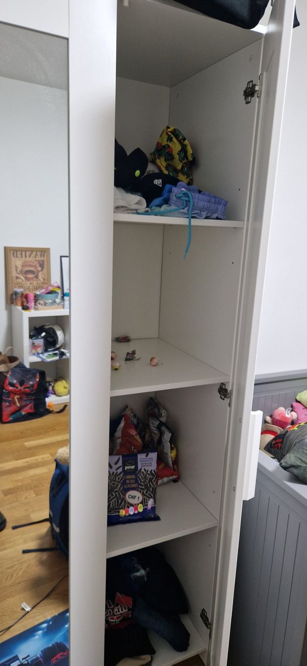 Ikea Schränke: Kleiderschrank 3-türig – Gebraucht aus Effretikon von American_Sportswear 3