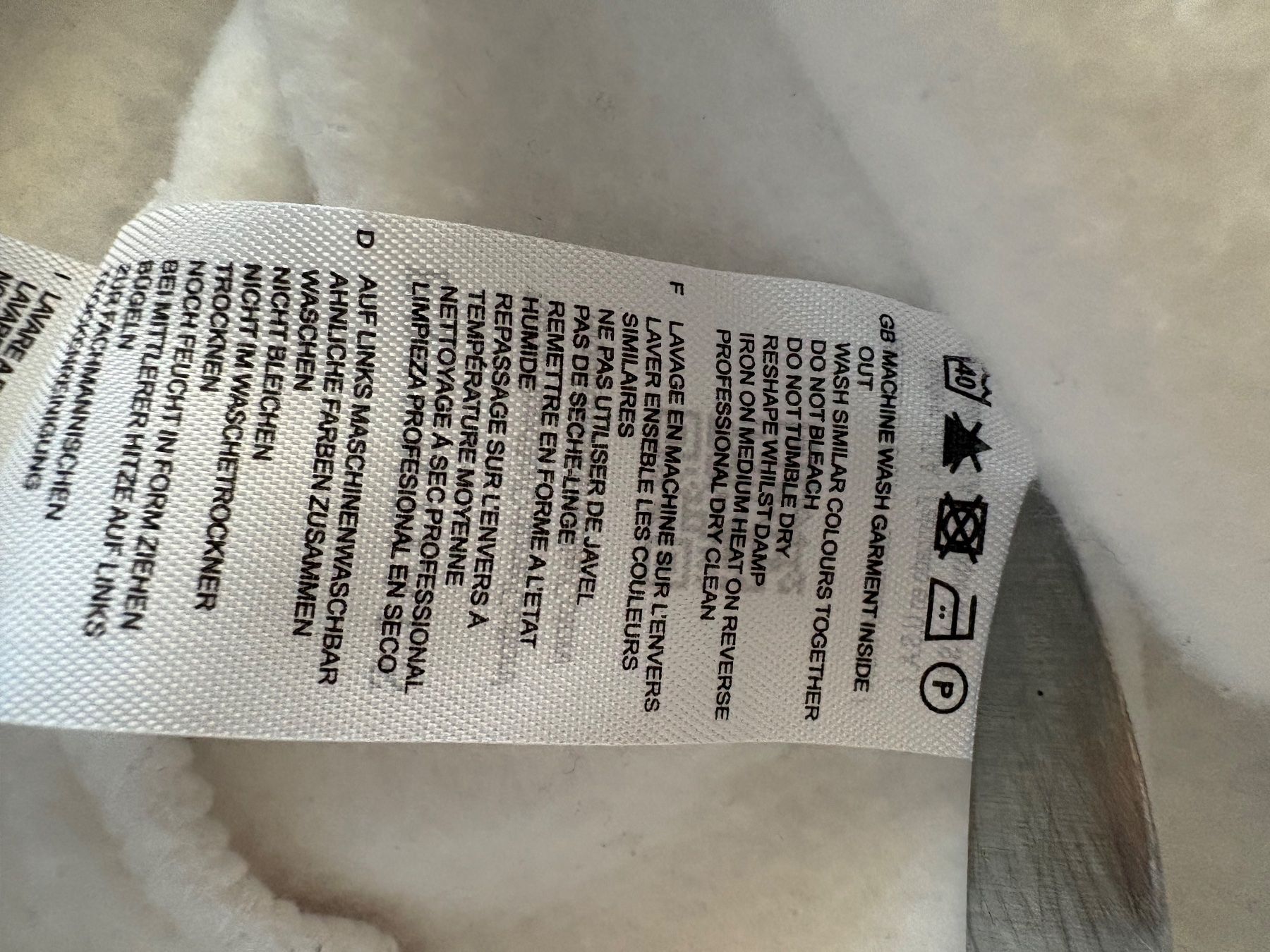 Pullover & Sweatshirts: Pull Essentials blanc, Taille M – Gebraucht aus Villars-sur-Glâne von vie_5d9b 3