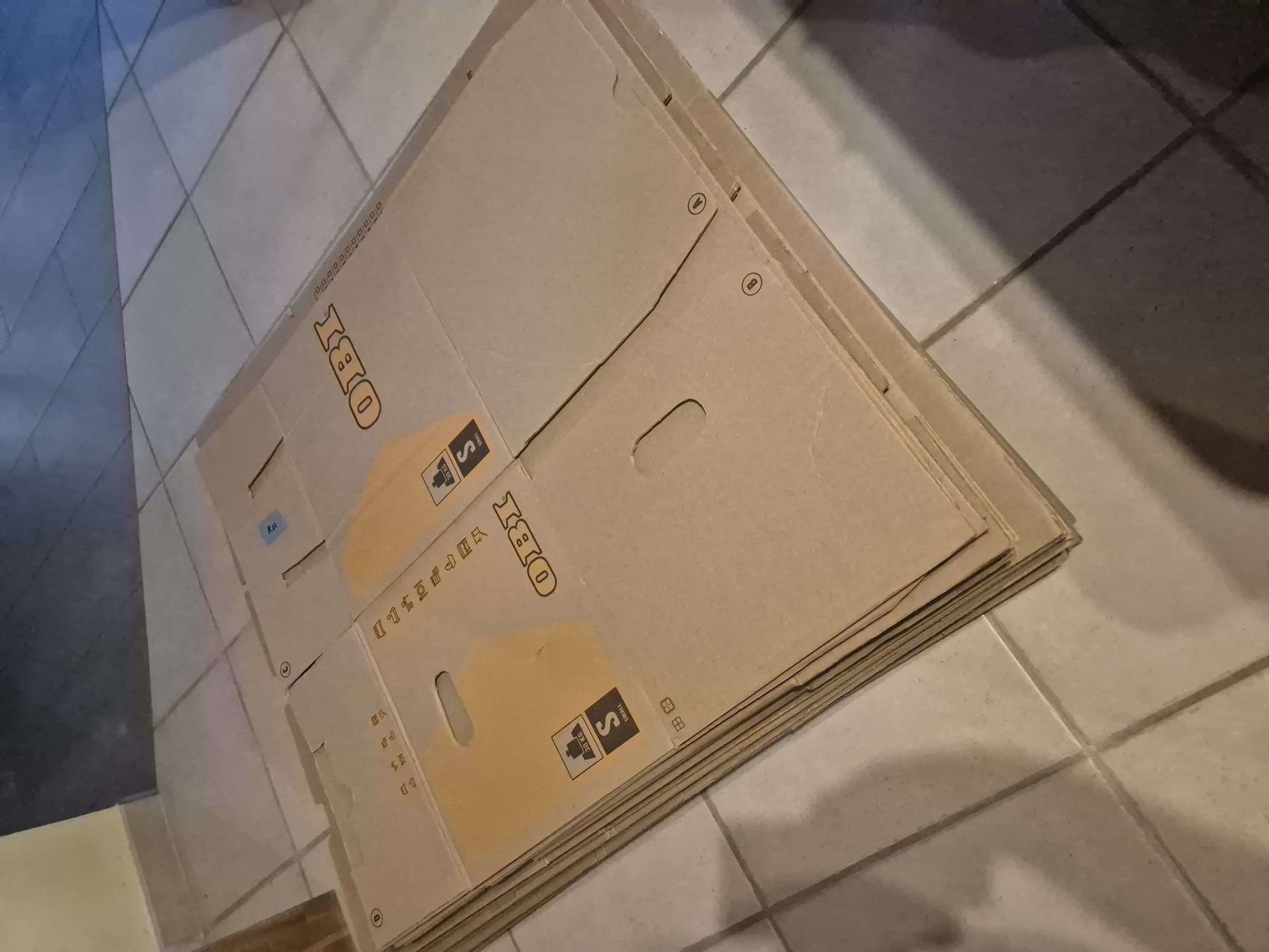 Cartoni: Moving boxes of various sizes, used condition – Usato da Holderbank AG venduto da car_vyg5