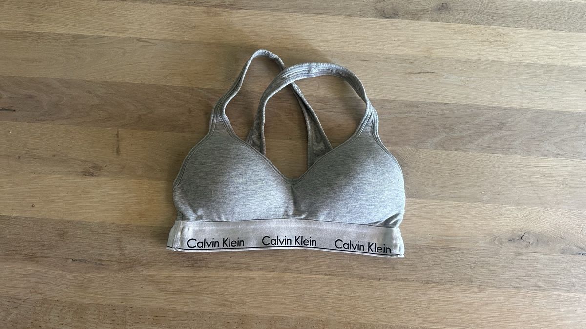 Calvin Klein Sonstige Unterwäsche: Calvin Klein Sport-BH Grau Gr. S – Gebraucht aus Winterthur von whatdreamz