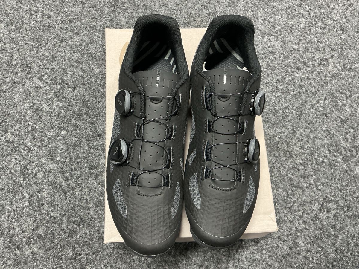 Giro Herrenschuhe: Giro Sector taille 44 – Neu und originalverpackt aus Borex von b-cycle