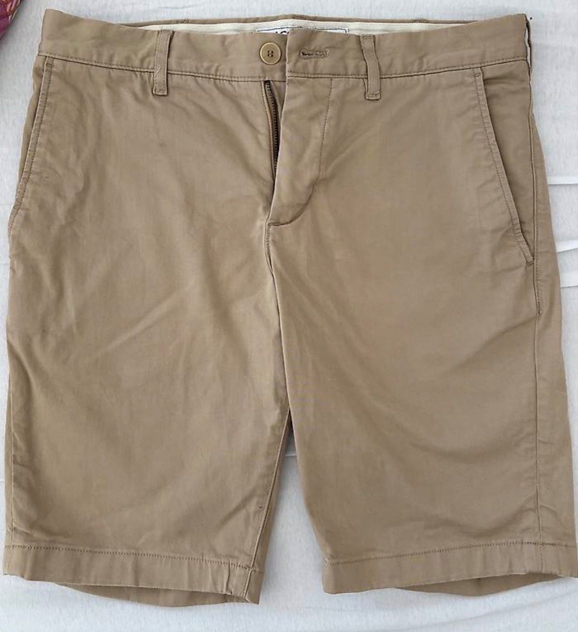 Lacoste Hosen: Kurze Hose Lacoste – Neu (gemäss Beschreibung) aus Biel-Benken BL von oss_9syr