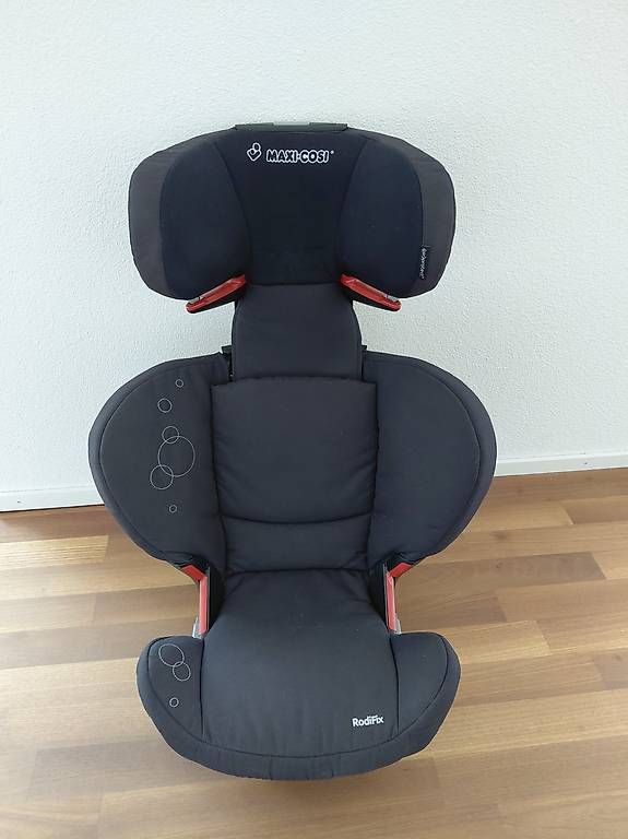 Maxi-Cosi Seggiolini per auto: Maxi Cosi Autositz Rodifix – Usato da Mönchaltorf venduto da Swiss131