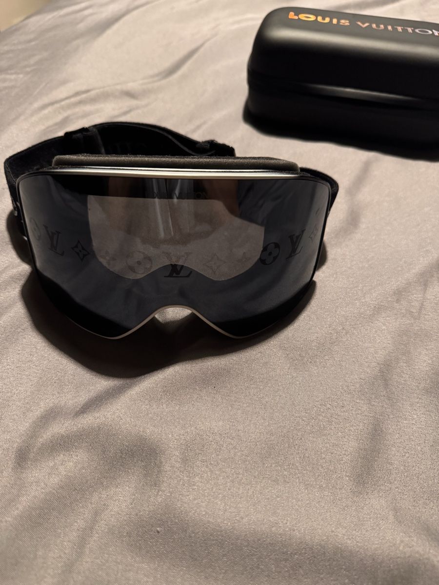 Louis Vuitton Brillen & Gläser: Louis Vuitton Skibrille – Gebraucht aus Unterentfelden von tim_5vkv 4