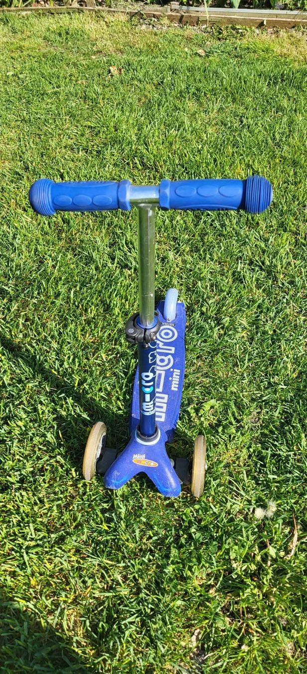 Micro Biciclette: Trottinette Micro Mini bleue – Usato da Lavey-Village venduto da agaddy