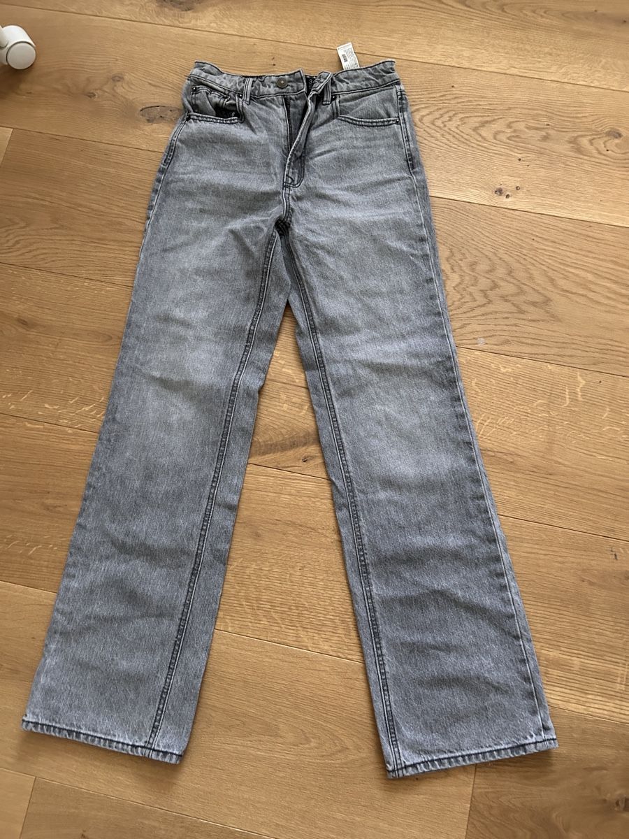 Stradivarius Jeans: Straight Leg Jeans Grösse 34 – Neu (gemäss Beschreibung) aus Bülach von lguedeskr 1