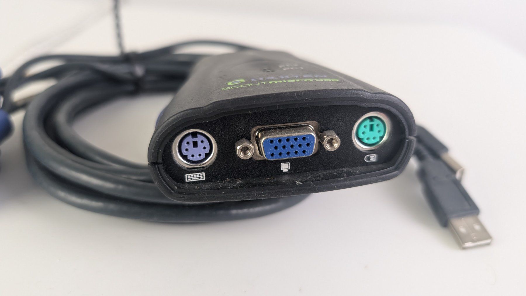 Cavi: DAXTEN ScoutMicro USB KVM Switch – Usato da Zürich venduto da axolottchen 1