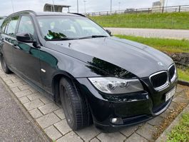 BMW 318i Touring (Schaltung) schwarz