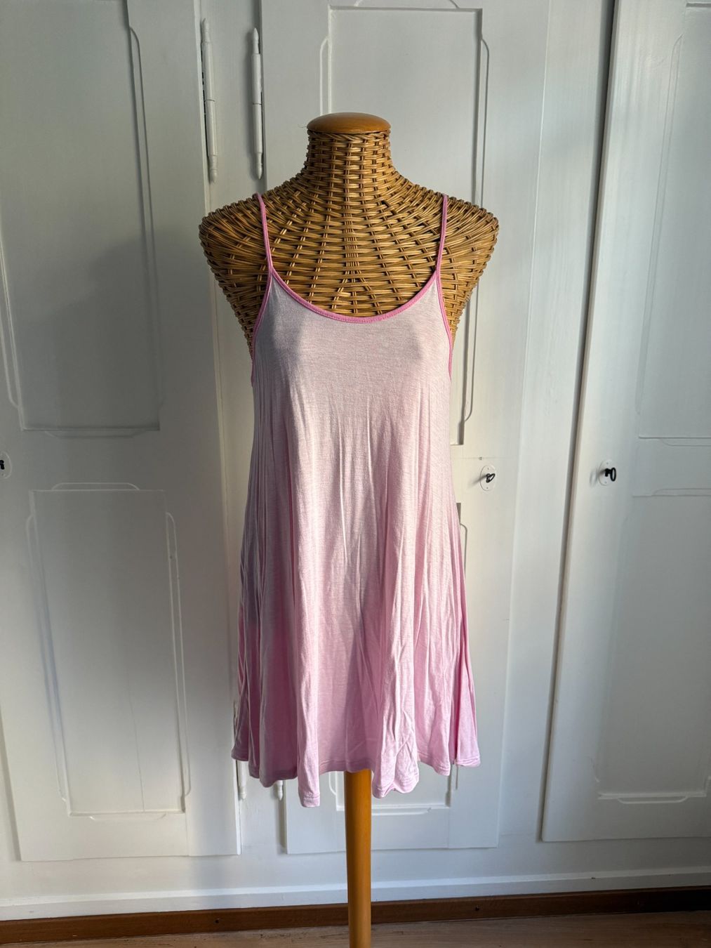 Robes: Kleidchen rosa fliessend M – D'occasion à Zürich par Diazaio
