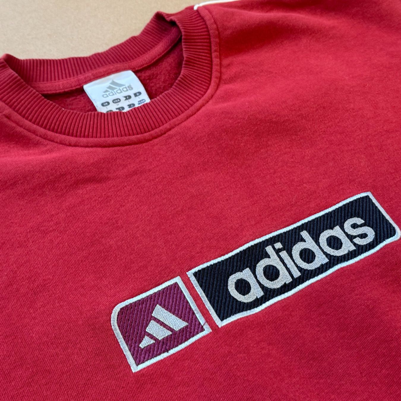 Adidas Pullover & Sweatshirts: Adidas vintage 90s red sweatshirt pull pullover retro L – Gebraucht aus St. Gallen von sourced_limited 1