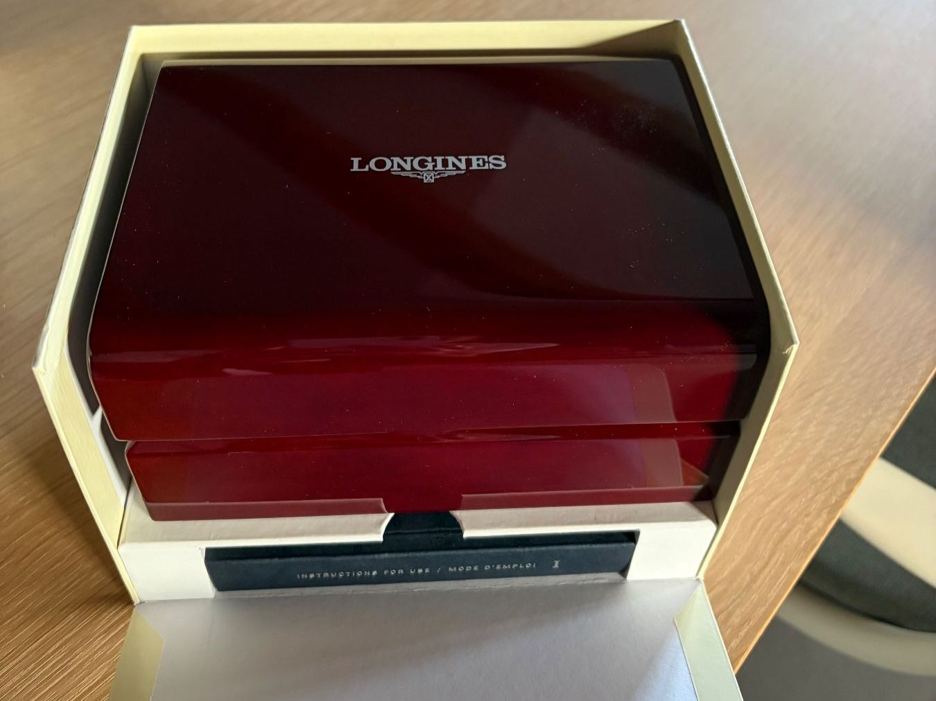 Longines Scatole porta orologi: Ecrin de montre Longines avec notice – Nuovo e nell'imballaggio originale da St-Imier venduto da Mod_qd95 2