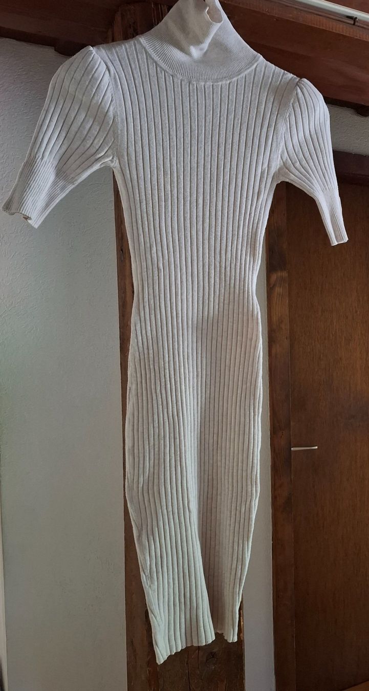 Vestiti: geripptes enges Kleid beige – Usato da st.gallen venduto da mona3