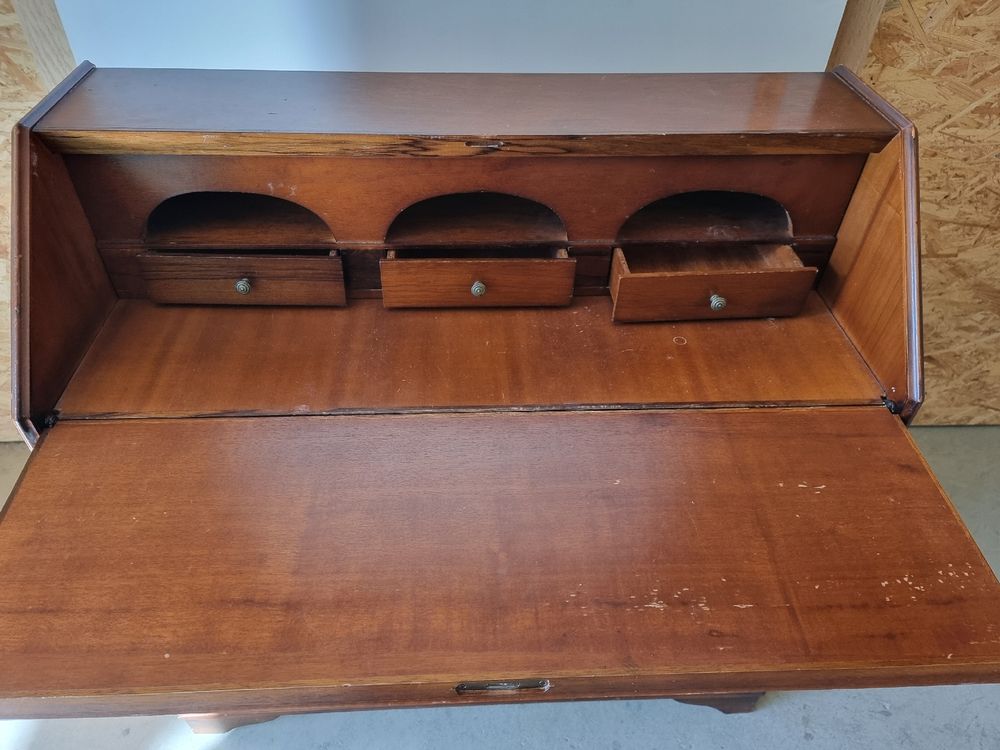 Sekretär aus Holz mit 3 Schubladen ca. 70 Jahre alt. 2