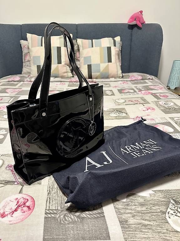Taschen für Damen: Borsa Armani Jeans Originale in Nero Lucido – Gebraucht aus Rivera von Shey88 4