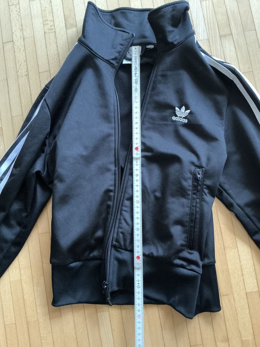 Adidas Giacche: Adidas firebird jacke schwarz – Usato da Ostermundigen venduto da Kavala4 3