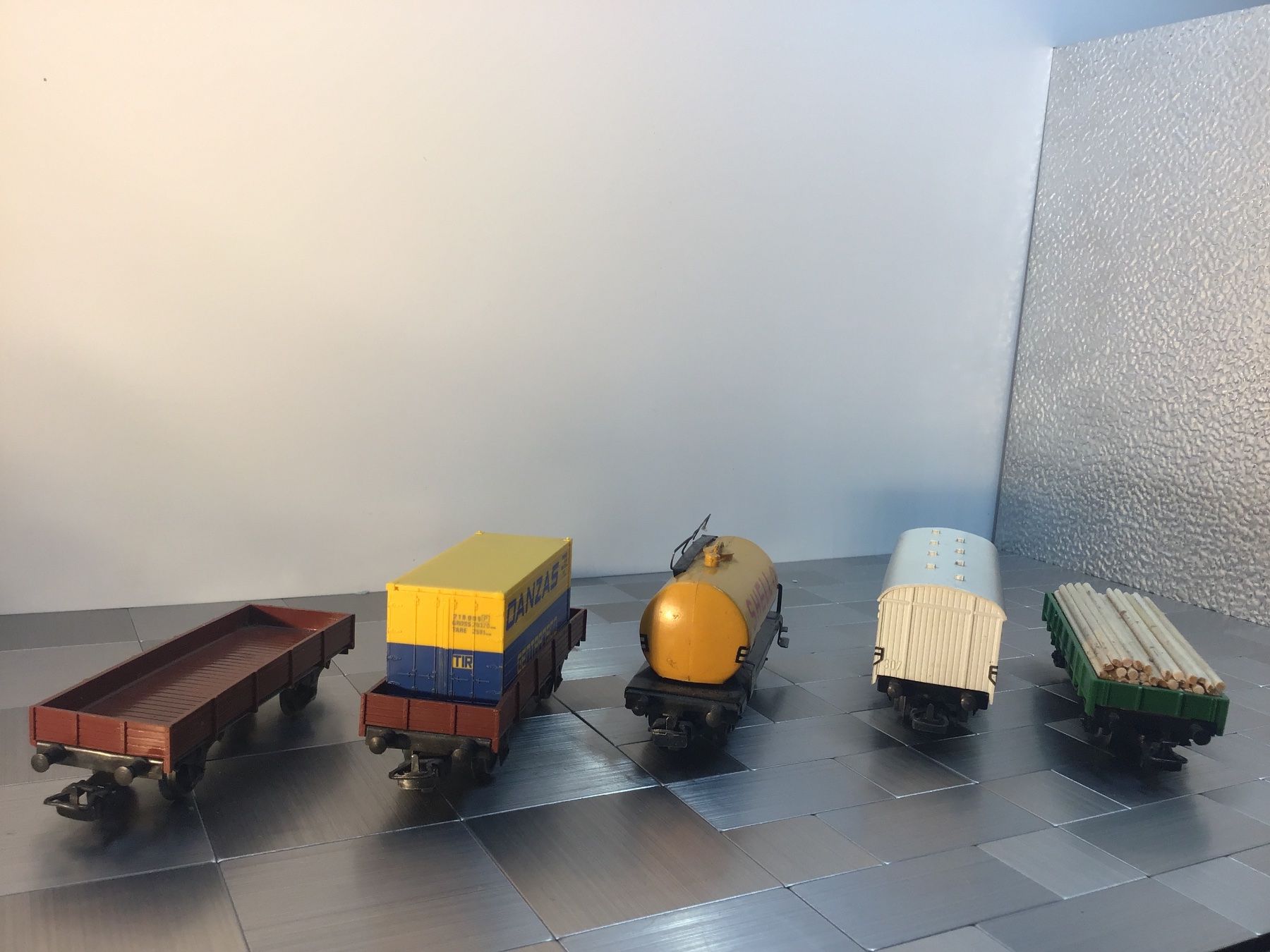 Märklin Modellini di ferrovie: MÄRKLIN GÜTERWAGEN SPUR H0 – Usato da Männedorf venduto da Spezial-Modelle 2
