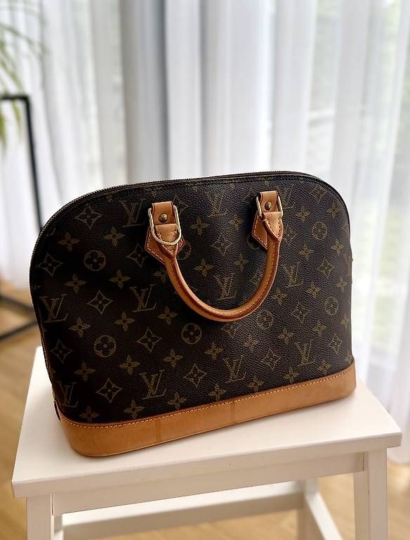 Borse da donna: Louis Vuitton Alma Monogram – Usato da Bern venduto da chiecool 2