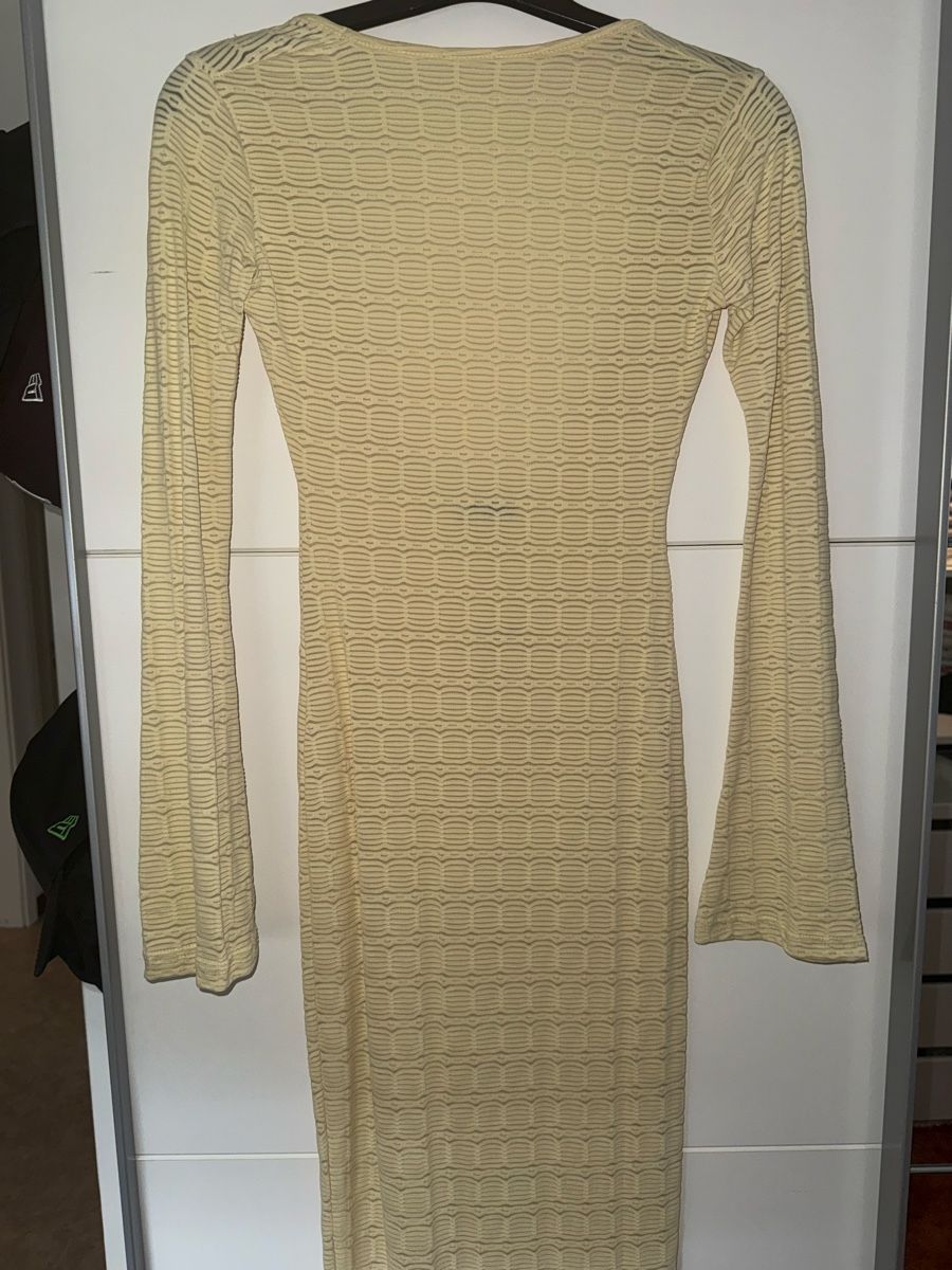 Kleider: Kleid PrettyLittleThing Gr.32  NEU – Neu und originalverpackt aus pratteln von Bogi94 1