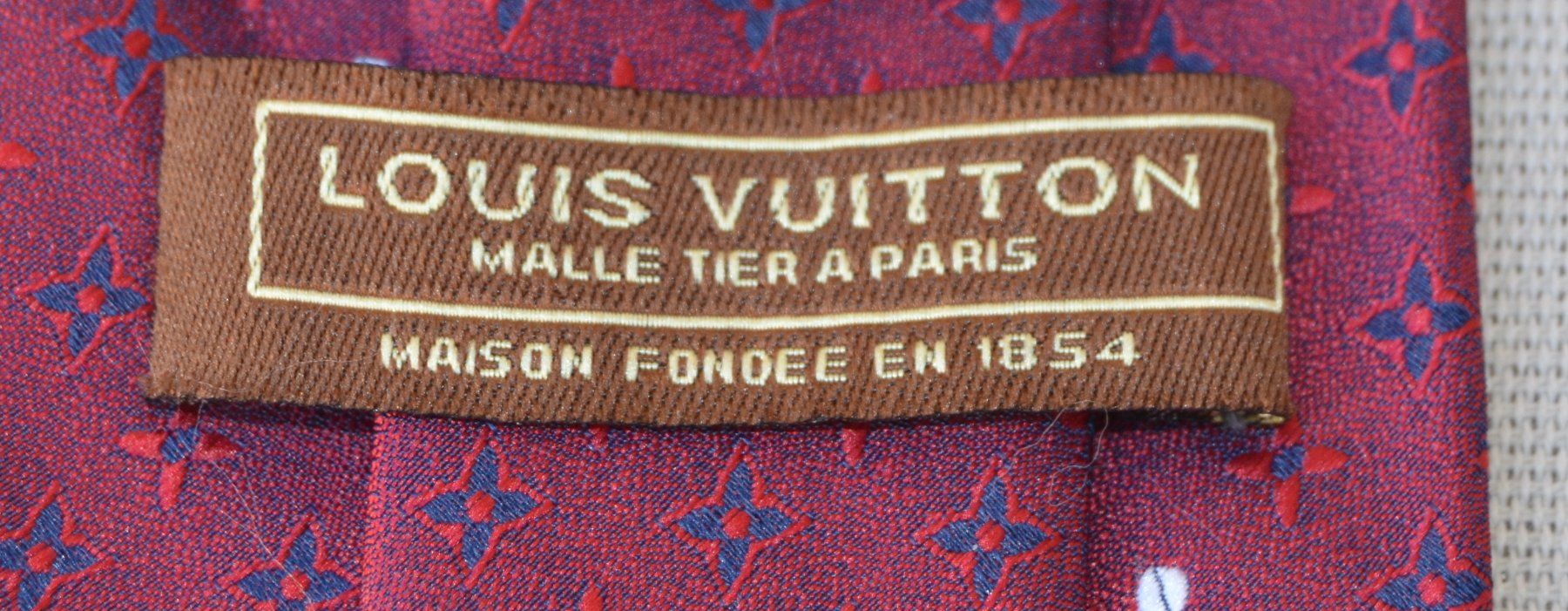 Louis Vuitton Krawatten: Louis Vuitton Krawatte / Cravate 100% Soie/ Seide – Gebraucht aus Collonges von Auganien 3