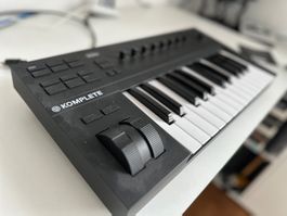 KOMPLETE KONTROL A25