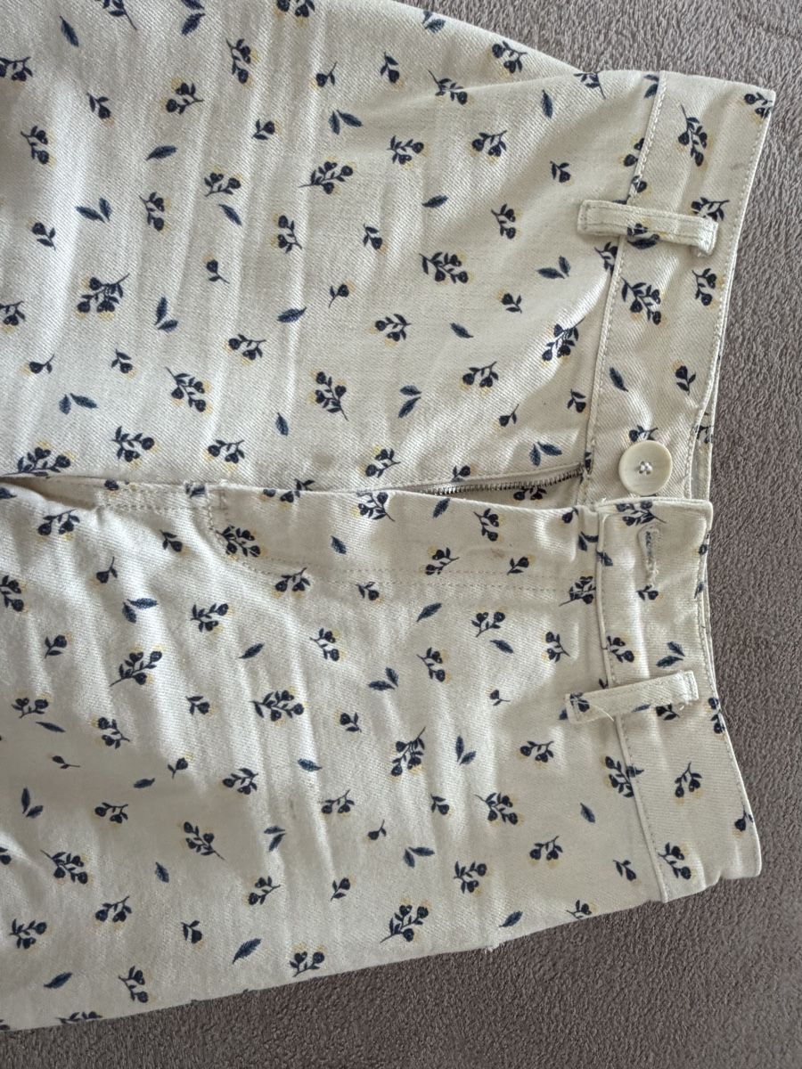 Zara Pantaloni: Zara Hose mit Muster – Usato da Richterswil venduto da pes_q6wv 2