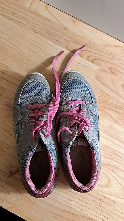 Scarpe per ragazze: Superfit Turnschuhe, Grösse 34 – Usato da Tägerwilen venduto da melaniedu 1