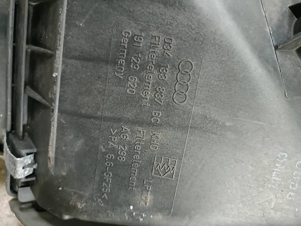 Tutti pezzi di ricambio auto: Audi Porsche Rs2 intake  – Usato da Bironico venduto da aut_v8ks 1