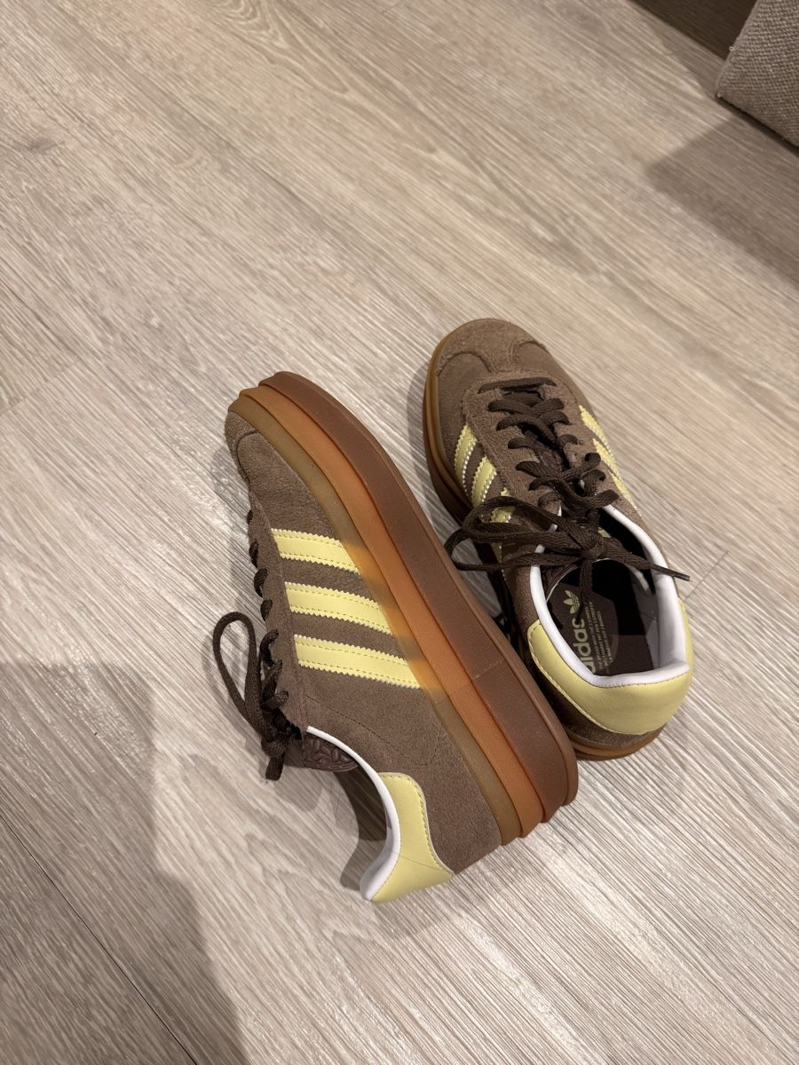 Chaussures femmes: Chaussures adidas  – Neuf (Voir description) à Châtel-St-Denis par lis_c627