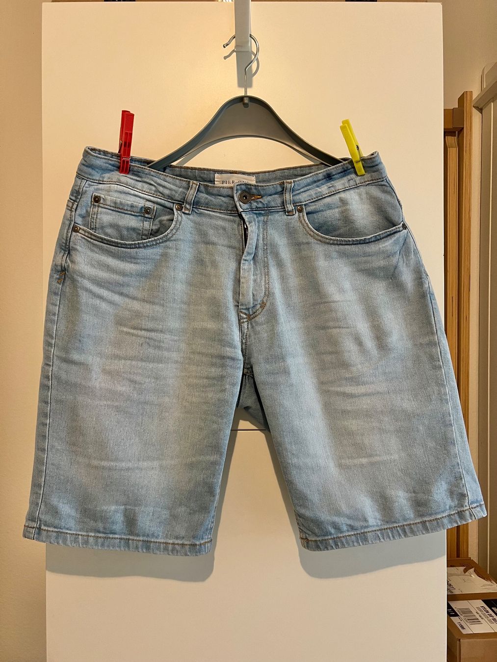 Lotti di vestiti: Short en jeans - L – Nuovo (secondo la descrizione) da Lausanne venduto da luciano_RIC1