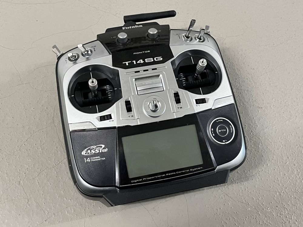 Futaba T14SG Sender und FrSky Empfänger