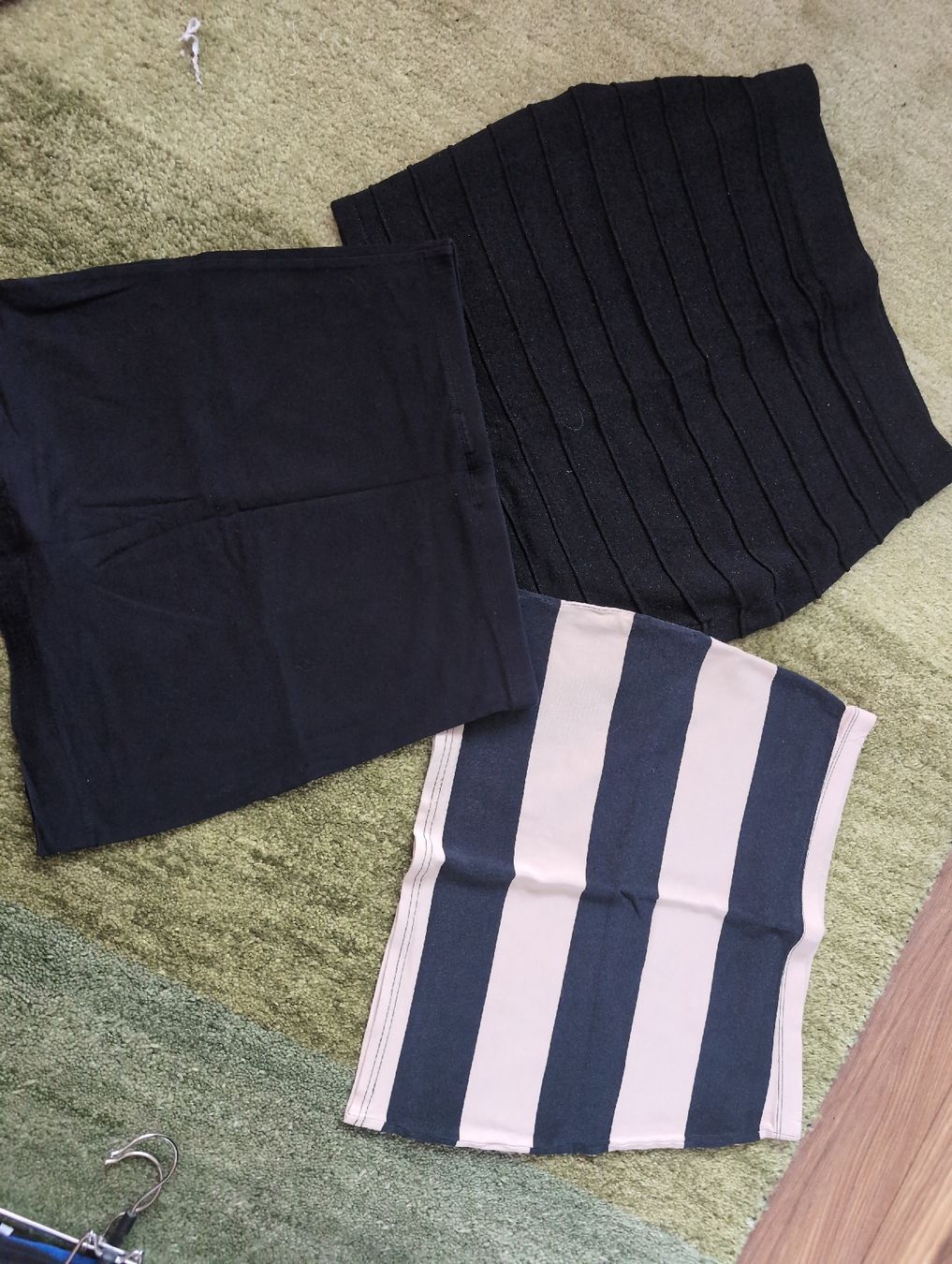 Lotti di vestiti: 3er Set Röcke: Mini, Amisu, H&M Basic, Gr. 36, Top Zustand – Usato da Besenbüren venduto da ram_z8pp