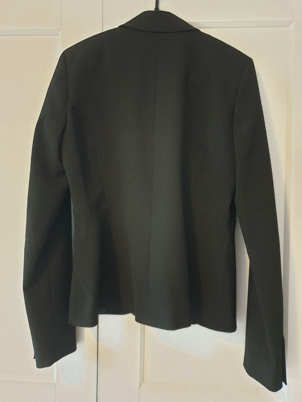 S.Oliver Anzüge & Kostüme: Schwarzer Blazer von S.Oliver, neuwertig, Grösse 36/S – Gebraucht aus Steffisburg von Blue_bj5g 1