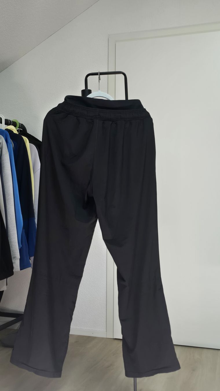 Puma Pantalons: Puma Jogginghose 2in1 – D'occasion à Rothrist par adniramadani21 2
