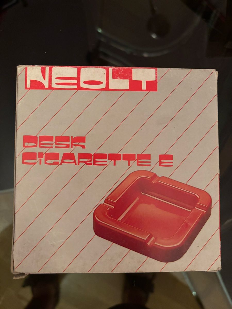 Portacenere: Vintage red plastic ashtray Neolt 1970s Space age  – Usato da Lugano venduto da rrkivio 1