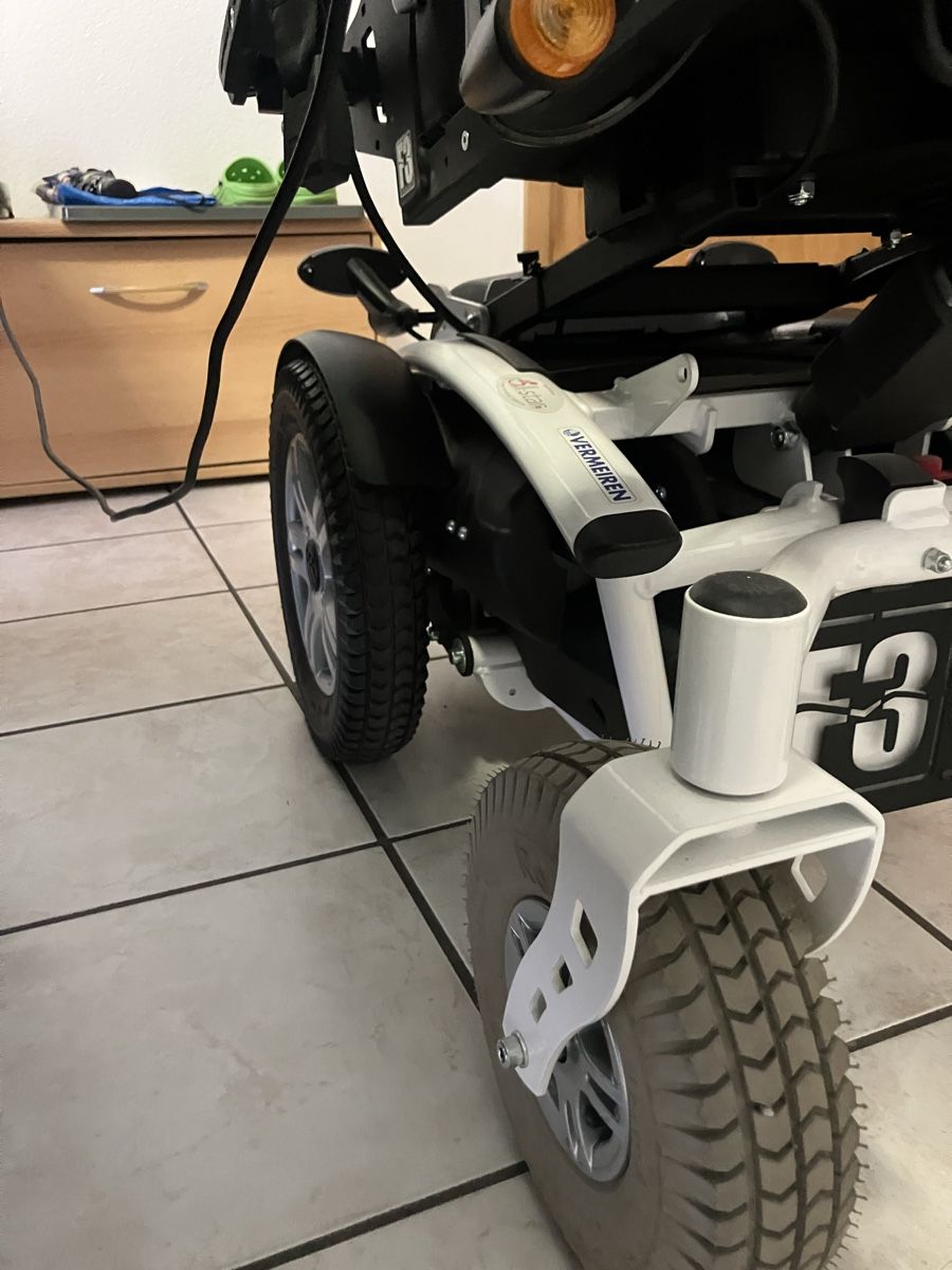 Sedie a rotelle: Elektrischer Rollstuhl Forest 3 – Usato da Oberuzwil venduto da Paga77 5