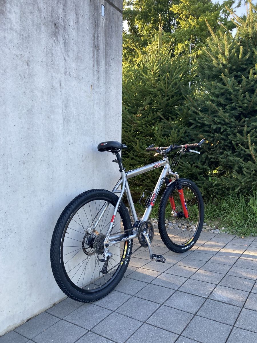 ON。 Exzellentes Mountain-Bike - Wheeler 9900 ZX Race (Gebraucht
