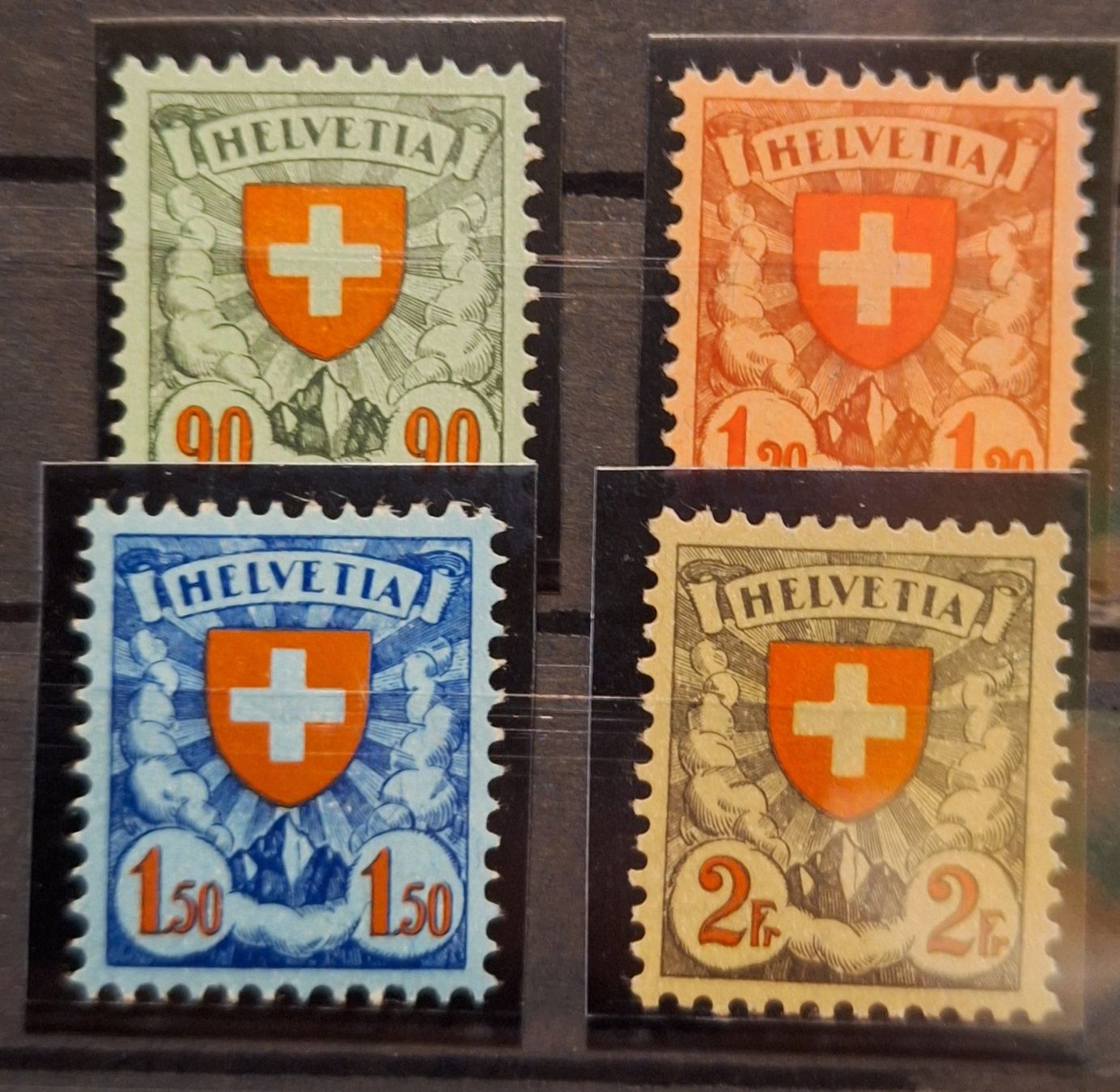 Tutti i francobolli: 1924 Wappenmuster ** Kat. 600.- – Usato da Balgach venduto da SIMEON27