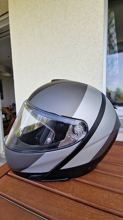 Casques & visières: AGV Systemhelm aus Carbon – D'occasion à Pfäffikon ZH par Maikinaiki