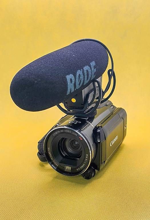 Caméscopes: Canon Legria HFS200 mit Rode Micro – D'occasion à Effretikon par lilli5005