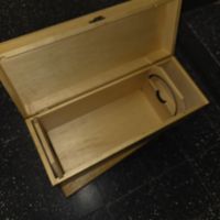 2  caisses en bois dom perignon vide,  2  Holzkisten leer