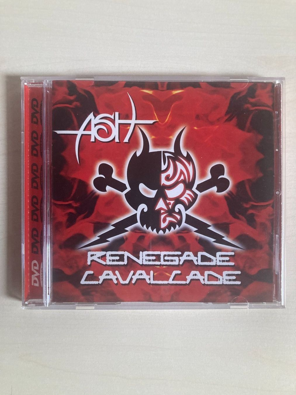 Tutti i DVDs: ASH - Renegade cavalcade – Nuovo (secondo la descrizione) da Bern venduto da Twin-Peaks