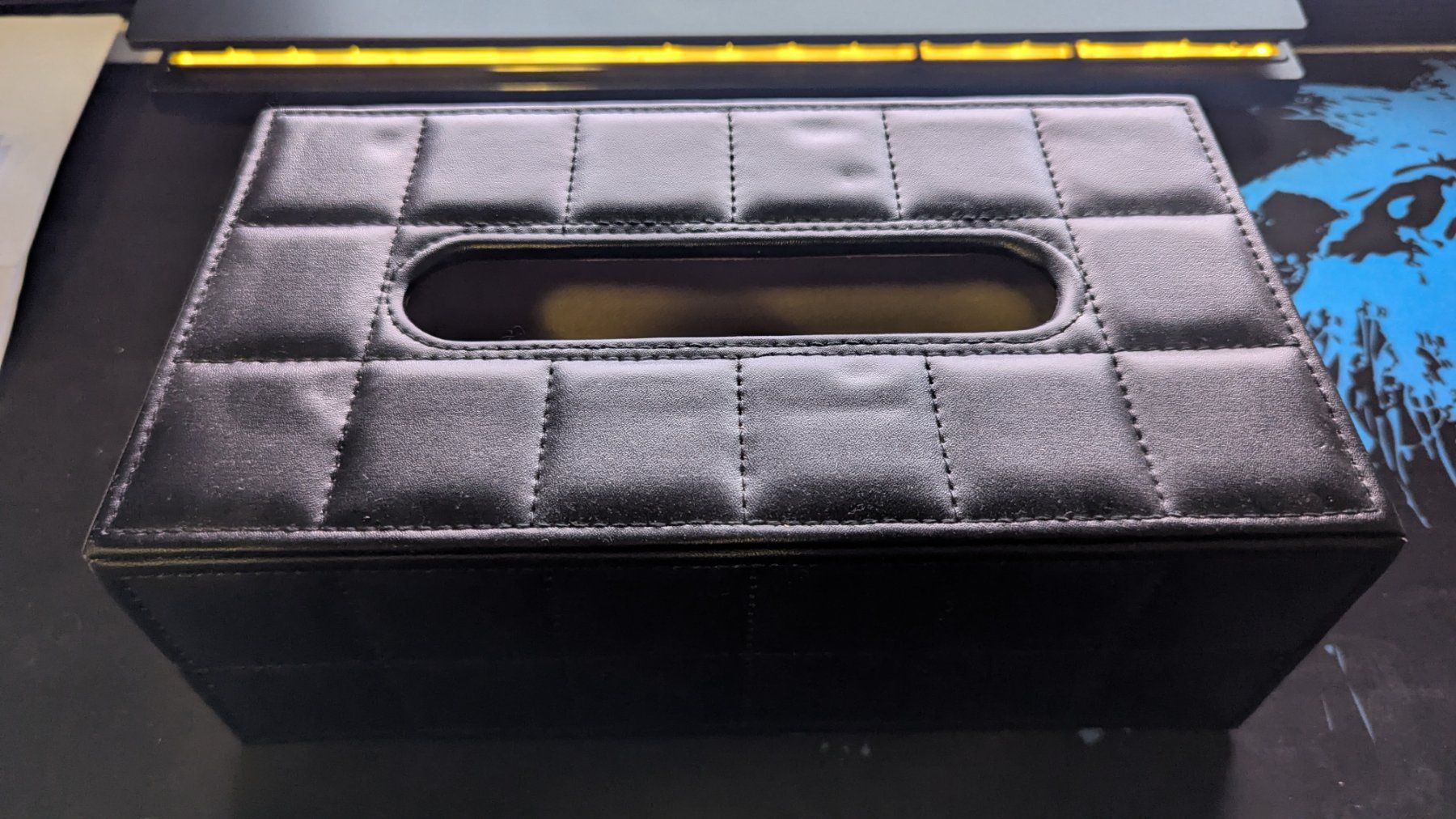 Sonstige Dekorationen & Accessoires: Taschentuchbox aus Lederimitat, elegant, Schwarz – Neu und originalverpackt aus Wichtrach von itstrue